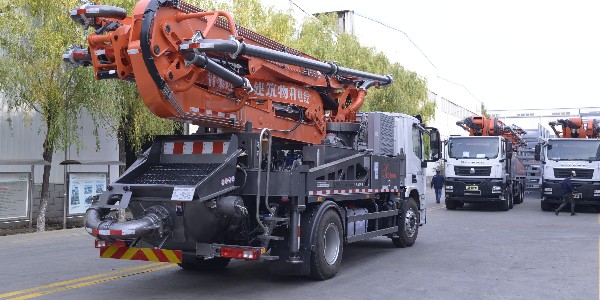 建設(shè)農(nóng)村與小型泵車，是密不可分的